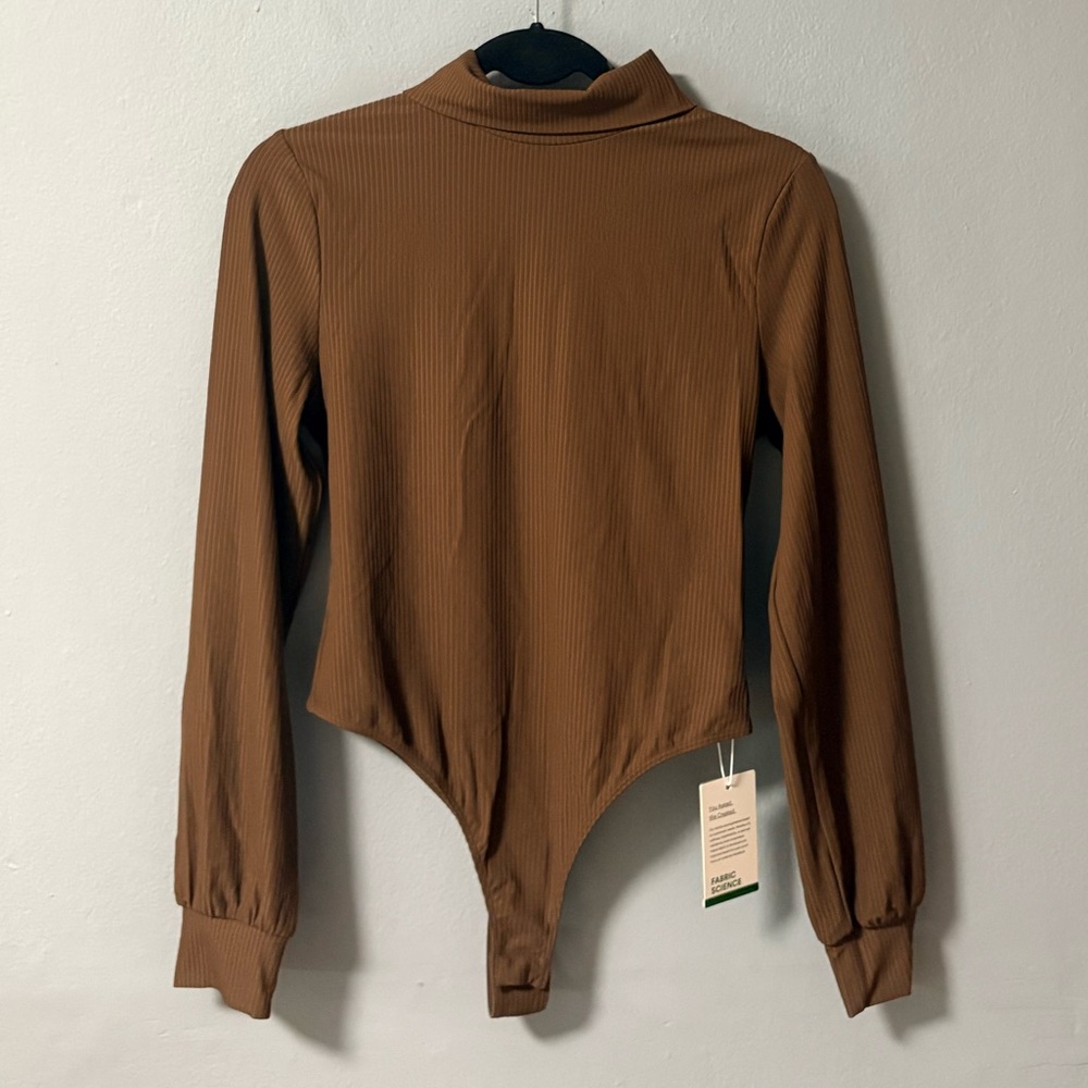 NWT HALARA Ribbed Knit High Neck Brown Long Sleeve Bodysuit. Size Medium